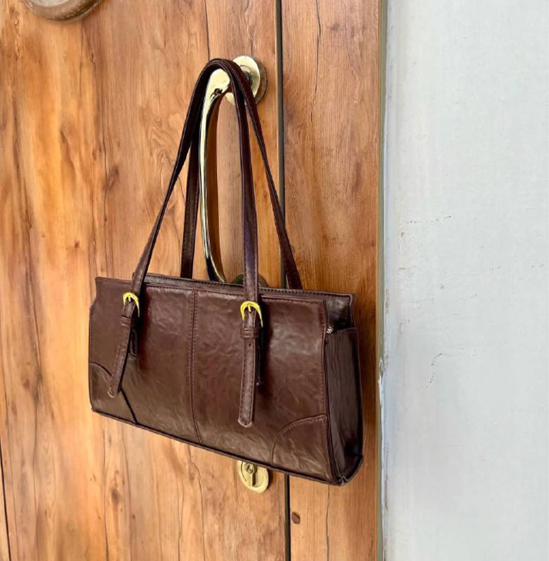 کیف مجلسی چرم قهوه ای زارا